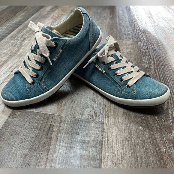 Taos Footwear Shoes - Taos Star Canvas Shoes Sneakers (EUC)